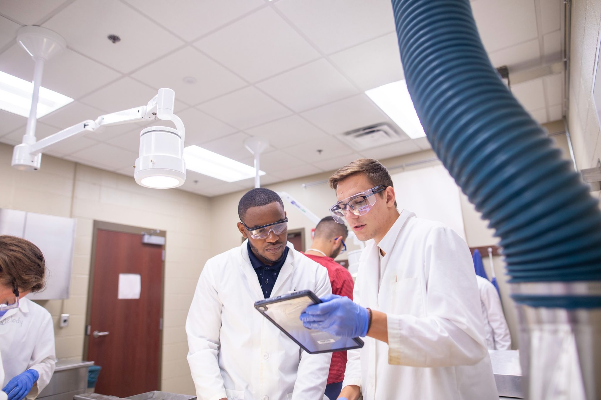 Emu Math Lab EMU awarded $1.39M federal grant for STEM, nursing programs - EMU News