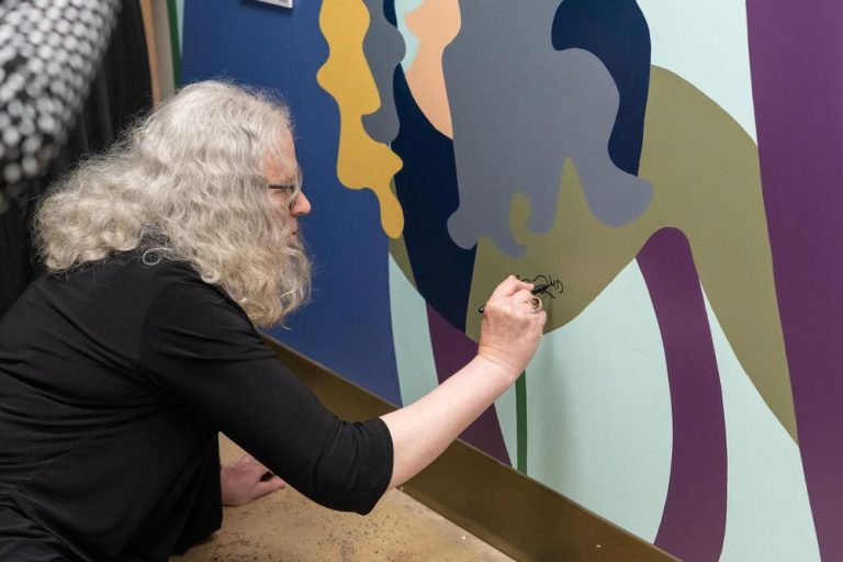 Scientists Dedication Former U.S. assistant secretary for health visits campus for mural ...